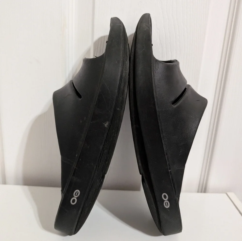 OOFOS Sandals Men Size 8 OOahh Slide Recovery Black Comfort Sport Shoe Womens 10